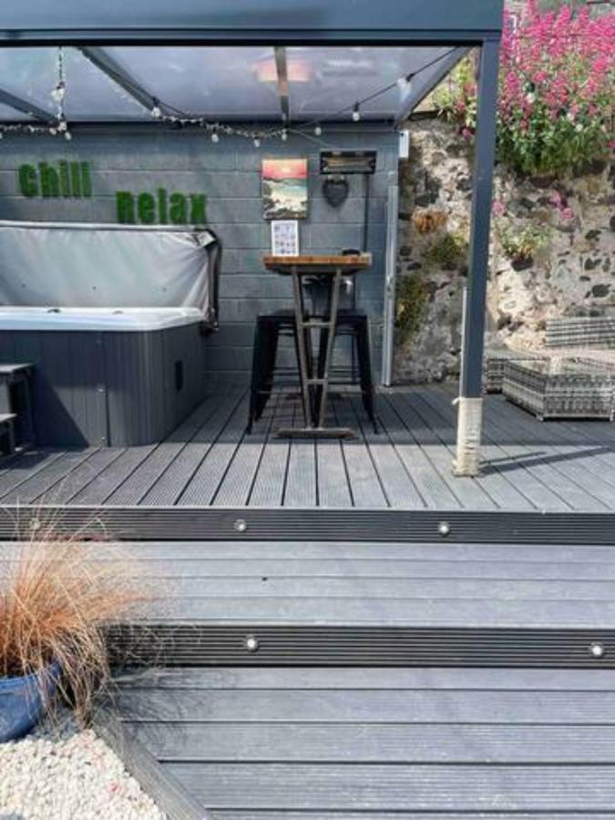 The Holiday Hoose Kinghorn Exterior photo