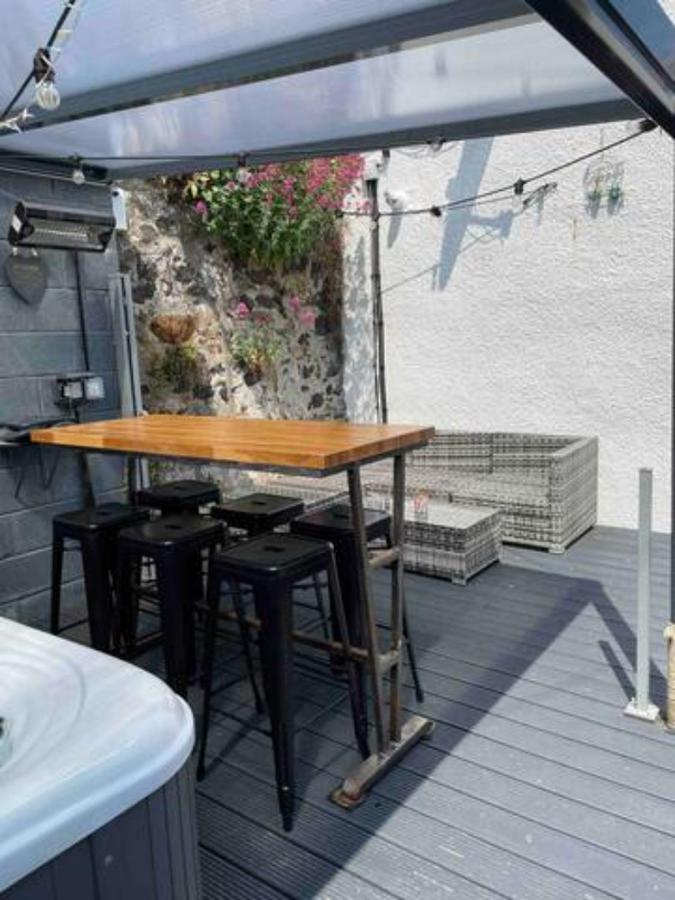 The Holiday Hoose Kinghorn Exterior photo