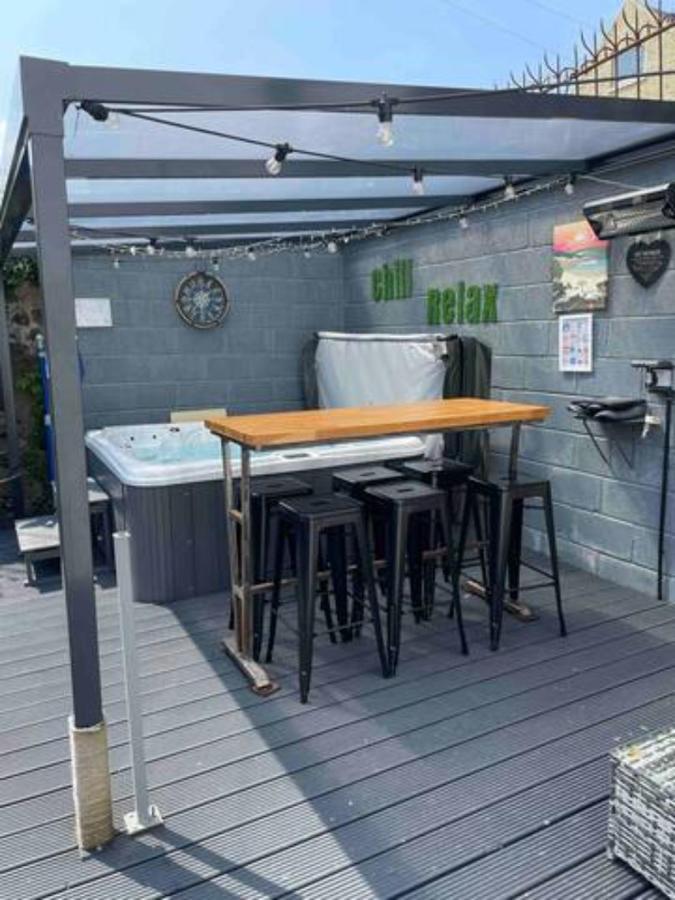 The Holiday Hoose Kinghorn Exterior photo